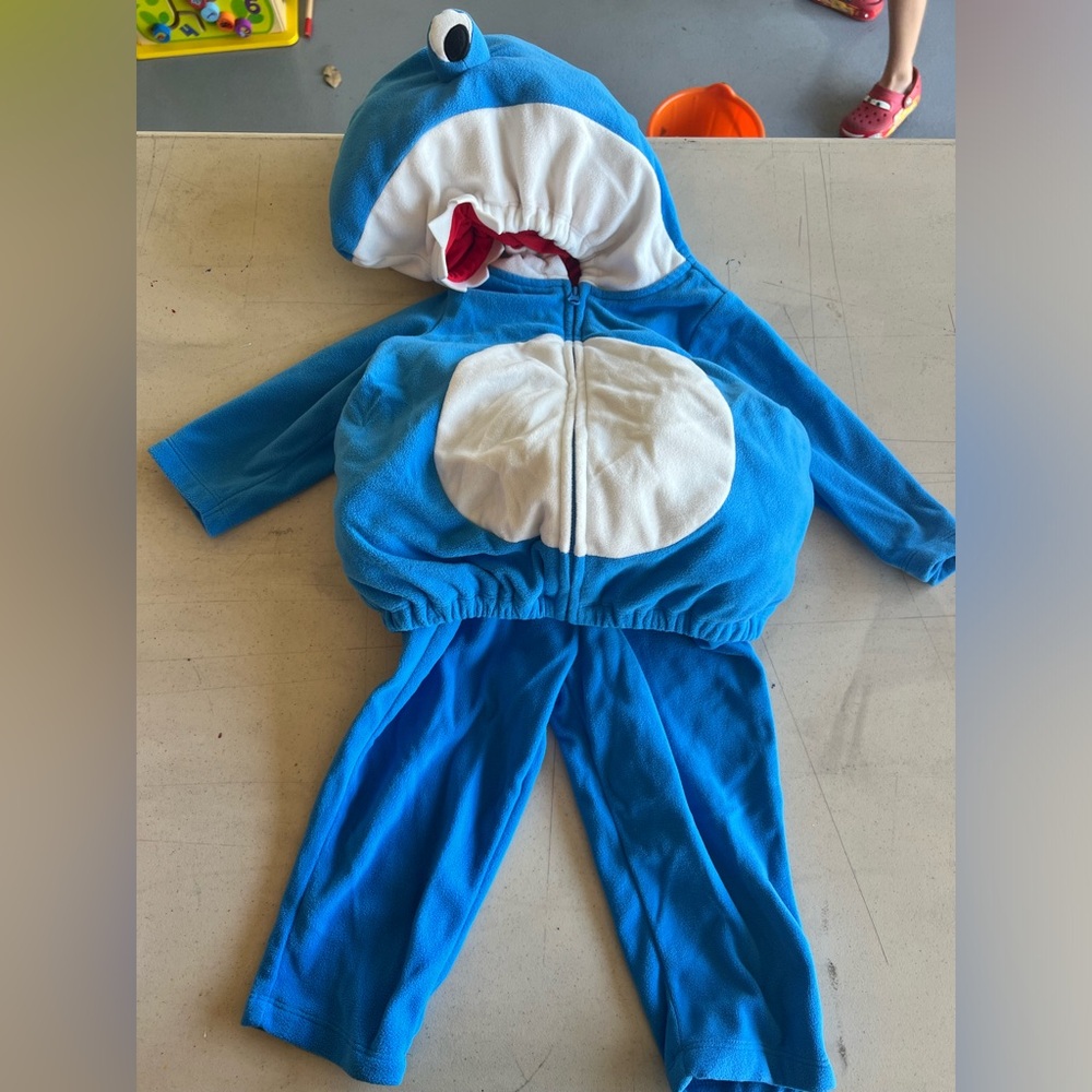 Baby shark costume-18 months